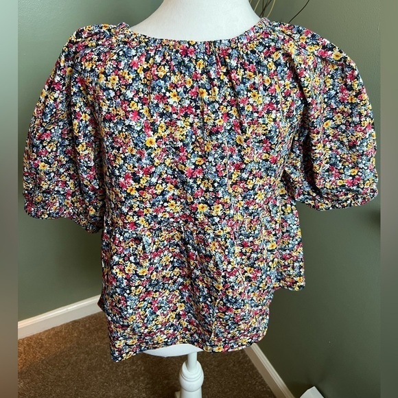 Old Navy baby doll top colorful floral size S. - Picture 3 of 6